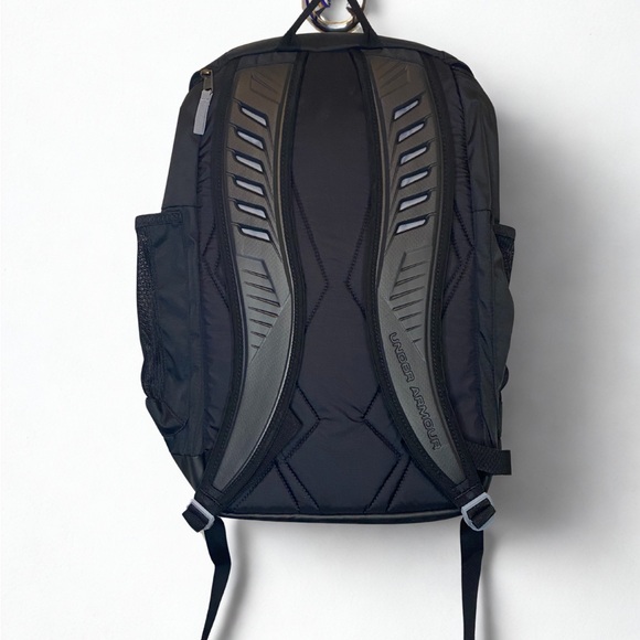Under Armour Black Backpack with Adjustable Straps and Sporty Design - Picture 2 of 8